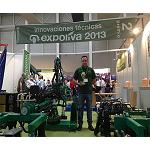 Foto de Bautista Santillana recibe el reconocimiento de Expoliva por su vibrador de troncos de amplitud variable