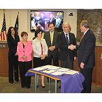 Picture of The Consorci and the Frank Zone of The Step sign an agreement of collaboration and promotion in business and logistical subjects
