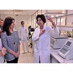 Picture of La viceconsejera de Ordenación Sanitaria e Infraestructuras, Belén Prado, visitó el Laboratorio de Aenor donde se analizan alérgenos