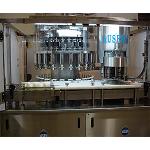 Foto de MaquEmbo presenta un monoblock para el llenado y tapado de aceite