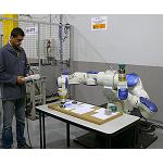 Fotografia de Ascamm pone a disposición de las empresas el robot Yaskawa SDA20D para sus pruebas piloto