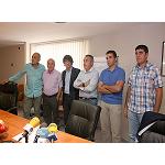 Foto de Afrucat, Asaja, UPA, Jarc y FCAC anuncian el acuerdo industria-beneficencia y apuntan que a finales de semana se pueden producir las primeras retiradas al zumo