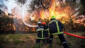 Foto de EPI para bomberos forestales
