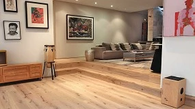 Foto de Estética natural y fácil mantenimiento para suelos de madera de alto tránsito