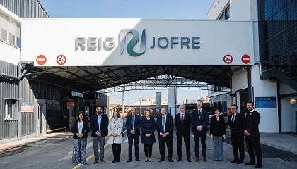 Foto de Jordi Hereu visita la planta de la farmacutica Reig Jofre en Sant Joan Desp