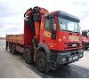 Camion con grua hidraulica Foto