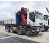 Camion con grua hidraulica Foto