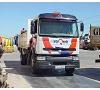 Camion con grua hidraulica Foto