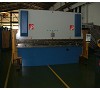 Plegadora de chapa con control CNC a 2 ejes (X - Y) Foto
