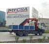 Camion con grua hidraulica Foto