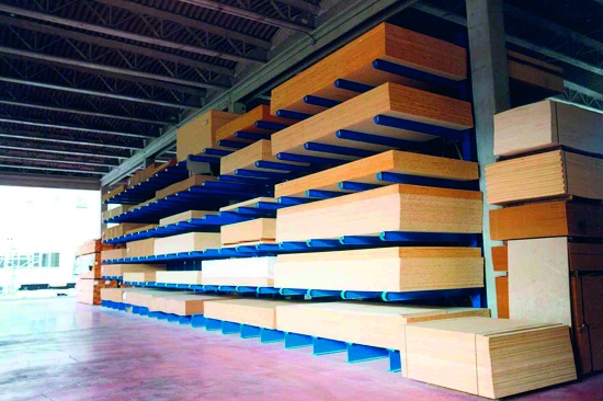Foto de Estanterías industriales cantilever para tablero y madera