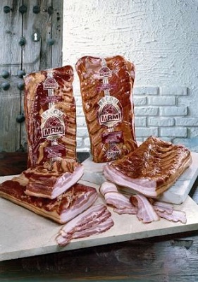 Foto de Bacon natural y bacon ahumado
