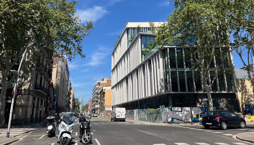 Foto de Saint-Gobain participa en la fachada de vidrio de las nuevas oficinas Pere IV en Barcelona