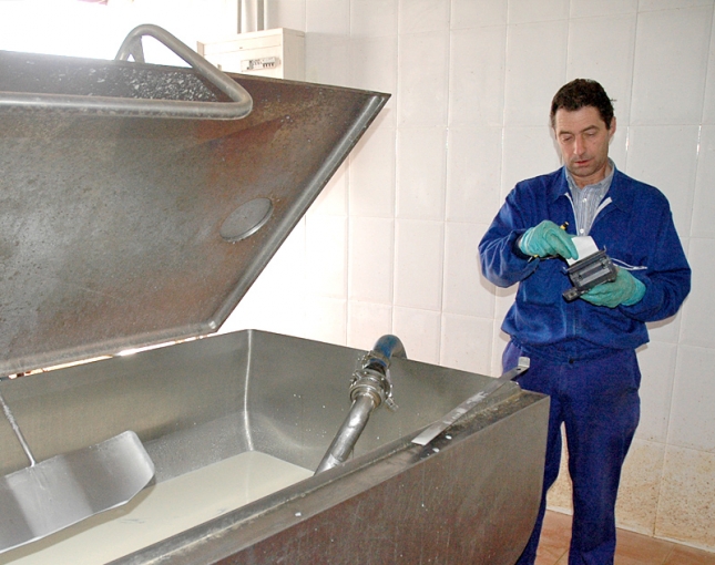 El precio por extracto quesero de la leche de oveja en Castilla-La Mancha es un 10,2% superior a Castilla y León