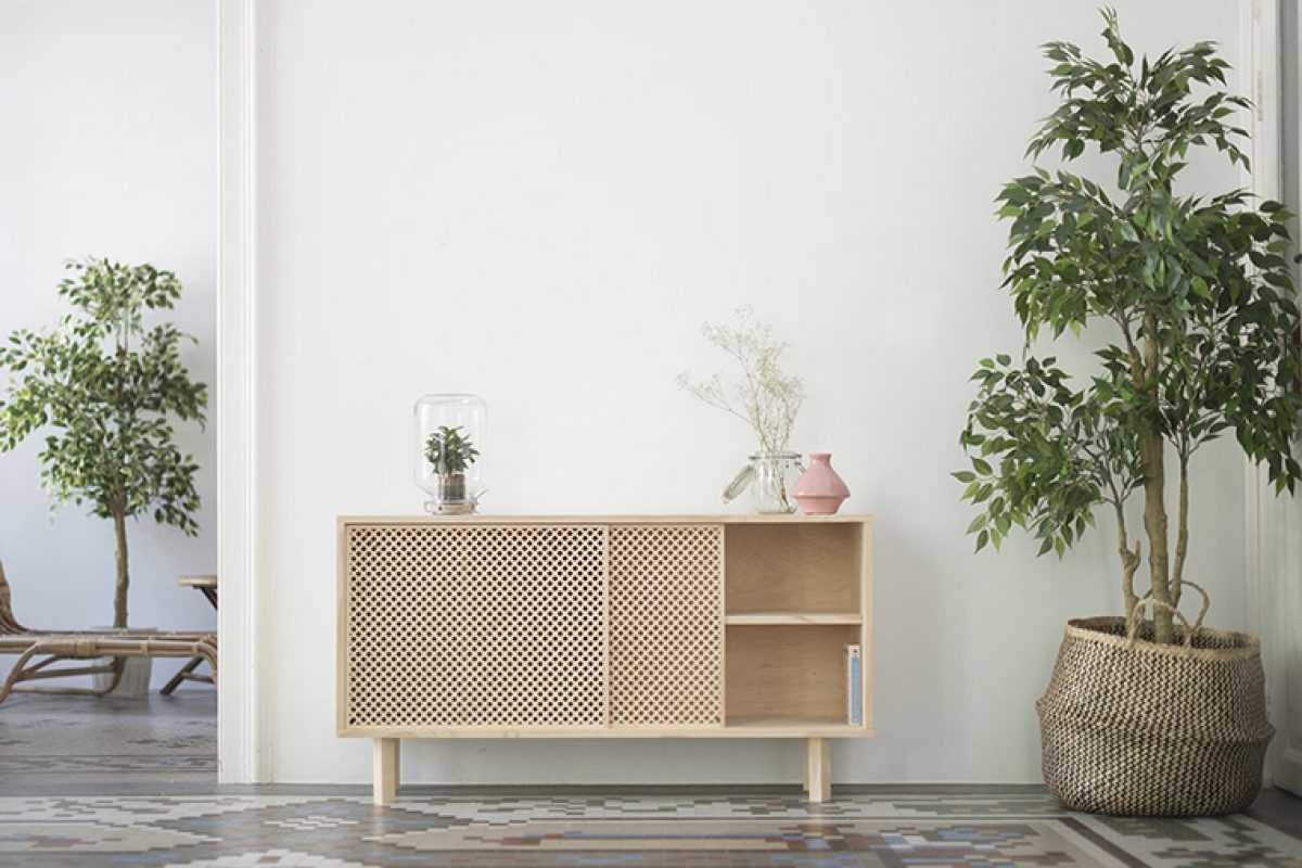 Naan Furniture abarata costes diseando muebles con madera sin tratar dirigidos a un pblico sensibilizado con el medio ambiente
