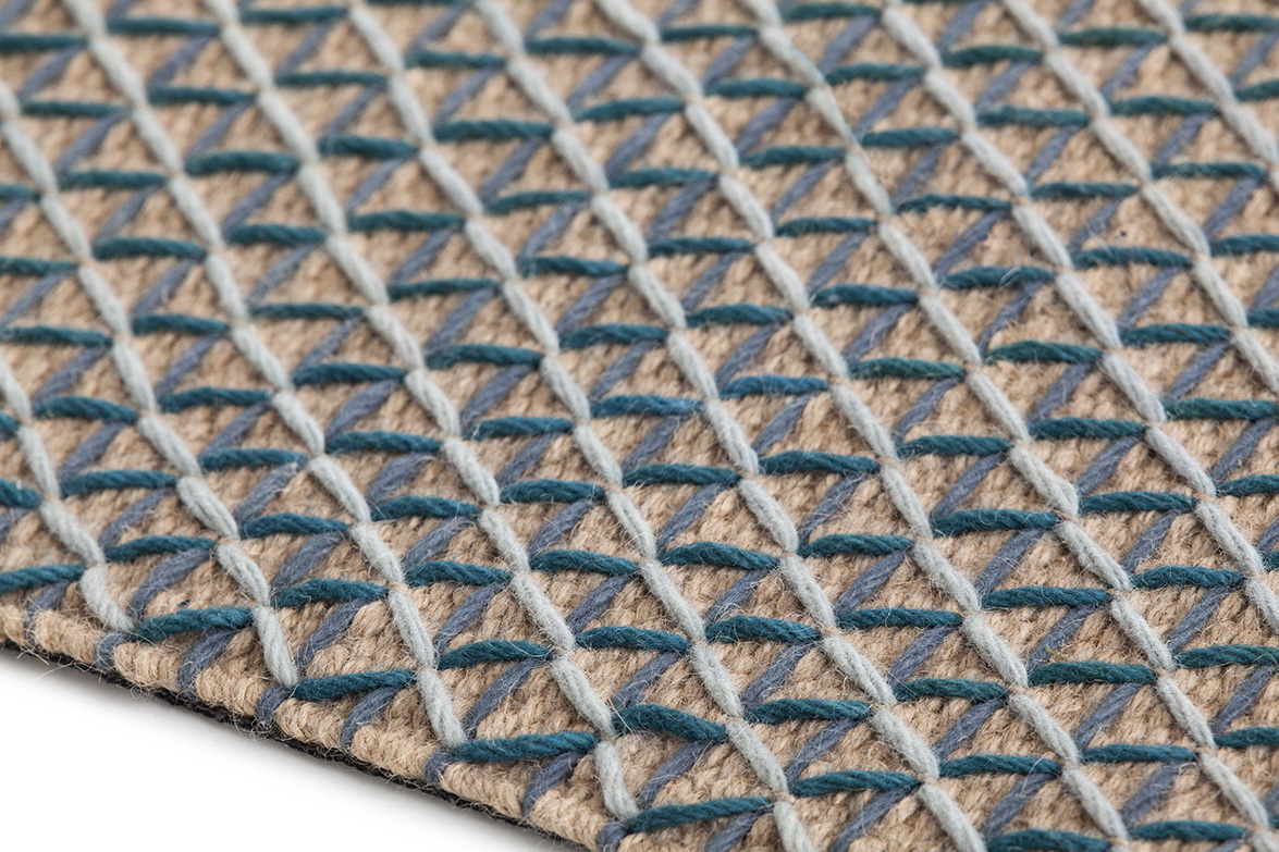 raw rug blue detail