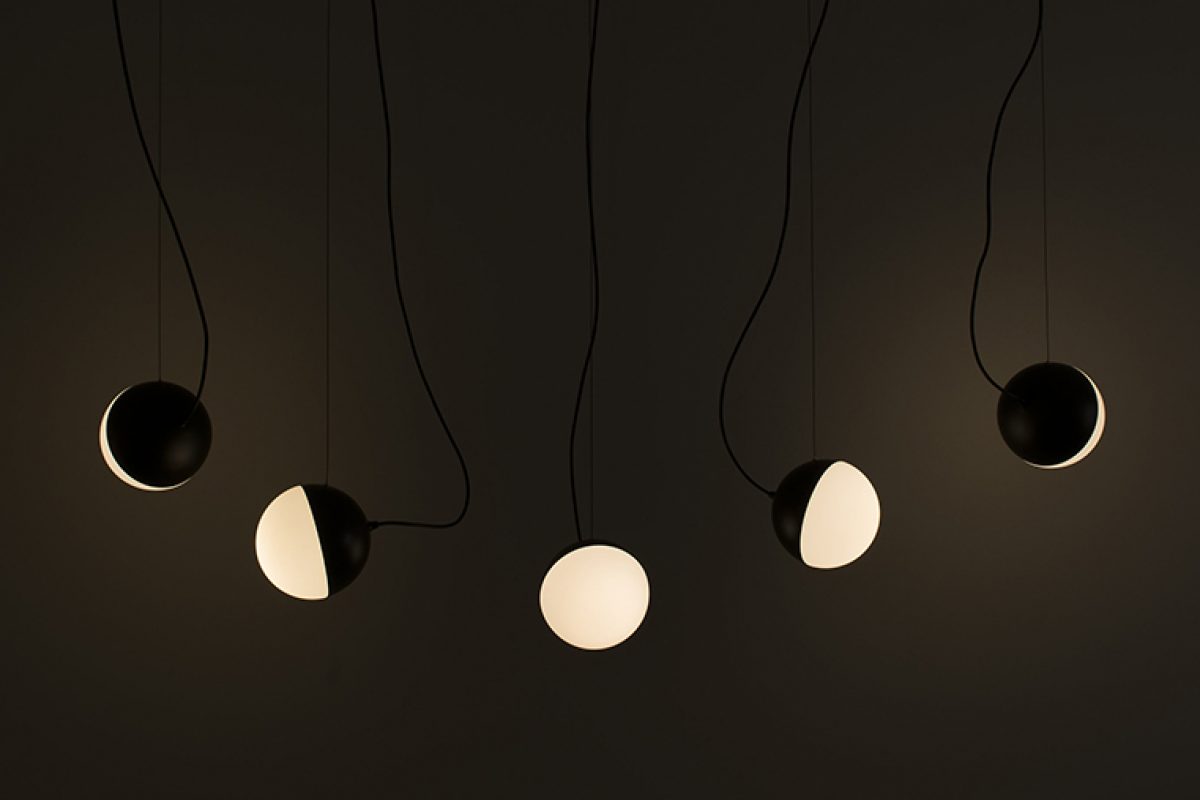 Francesc Rif disea la nueva coleccin de luminarias Half para Milan Iluminacin. Una interpretacin emocional de la luna