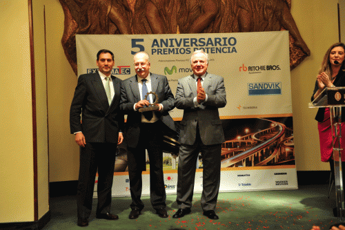 Entrega del premio Potencia obras y proyectos en la categoría de Túneles.