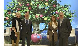 Foto de VOG en Fruit Attraction, con su variedad de manzanas y el concurso Win!Marlene