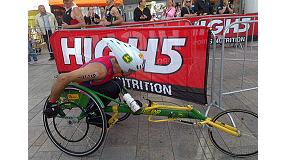 Foto de John Deere esponsoriza a Rafael Ordoez, campen de Europa de Paratriatln