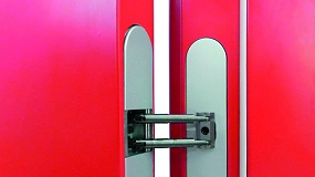 Foto de Kontrol, un cierrapuertas oculto para puertas abatibles