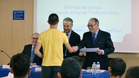 Foto de Los participantes en el Proyecto de Formacin Jvenes profesionales 2014-2015 reciben sus diplomas