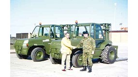 Foto de Maquinza hace entrega de varias carretillas al Ejercito del Aire