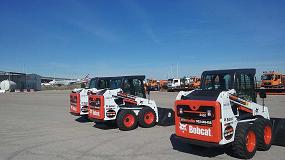 Foto de Catorce cargadoras compactas Bobcat en el aeropuerto Adolfo Surez de Madrid