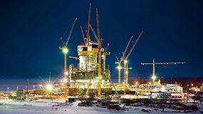 Foto de Las gras torre de Liebherr trabajan en la construccin del edificio ms alto de Europa