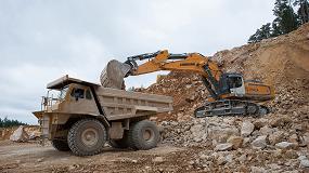 Foto de La excavadora sobre cadenas R 980 SME de Liebherr, en servicio en la cantera de piedra caliza Pongratz