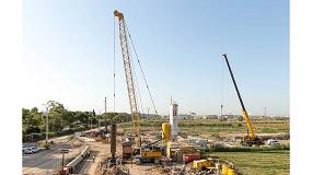 Foto de Participacin de gras sobre orugas Liebherr en la expansin del aeropuerto de Barcelona