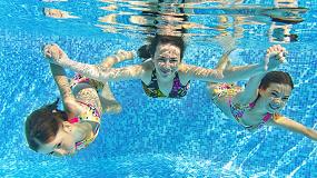 Foto de Garantizar la calidad del agua de las piscinas, fundamental para disfrutar de las instalaciones este verano
