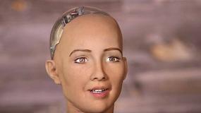 Foto de La robot humanoide Sophia participar en el foro sobre Blockchain del IoT Solutions World Congress