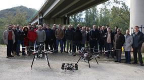 Foto de Se realiza en Algodonales el vuelo del primer robot areo del mundo especializado en la inspeccin de puentes con un brazo articulado