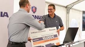 Foto de Scania entrega 10.000 euros de ayuda y ms de 700 kg de alimentos a ayuda humanitaria