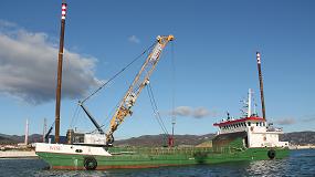 Foto de El puerto italiano de Vado Ligure aumenta su capacidad gracias a una gra HS 8130 HD de Liebherr