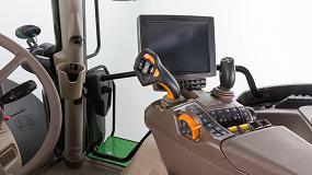 Foto de John Deere extiende el mando de control CommandPRO a toda la Serie 6R
