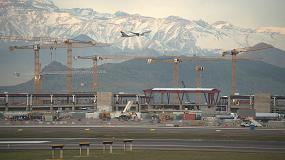 Foto de 23 gras torre de Liebherr en la ampliacin de un aeropuerto en Santiago de Chile