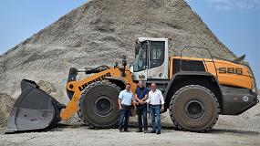 Foto de La empresa alemana Dowideit Recycling adquiere una cargadora Liebherr L 586 XPower con iluminacin adaptativa