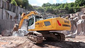 Foto de Dos excavadoras sobre cadenas R 956 de Liebherr en la ltima cantera de granito de los Vosgos