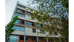 Foto de Simon colabora en la rehabilitacin de viviendas en el histrico edificio Casa Bloc, smbolo de la arquitectura racionalista barcelonesa