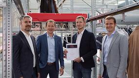 Foto de Premio Plus X a TGW por el shuttle Stingray de prenda colgada