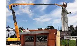 Foto de La plataforma HA41 RTJ PRO de Haulotte muestra sus ventajas en la limpieza de una enorme escultura en India