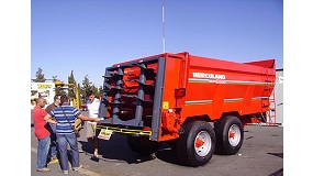 Foto de Herculano Alfaias Agricolas presenta su nuevo esparcidor de estircol en Agromaq 2009