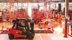 Foto de La carretilla t�rmica un mill�n de Linde Material Handling se entrega en Espa�a