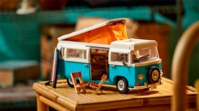 Foto de LEGO da la bienvenida a un verano de diversin con el nuevo set de caravana Volkswagen T2