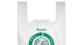 Foto de Auchan j reutilizou 130 toneladas de plstico separado nas suas lojas para produzir o saco Eco Circular