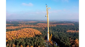 Foto de Eurogras 2000 invierte en la gra sobre orugas LR 1700-1.0 de Liebherr