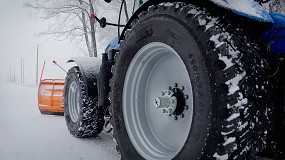 Foto de Ridemax IT 697 (M + S), el neumático de BKT para operaciones agrícolas invernales