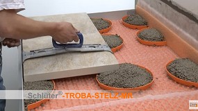 Foto de Estrutura de varandas: aplicao de pedra natural sobre apoios de argamassa de drenagem (vdeo)
